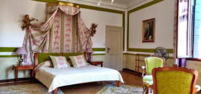 Charming large palazzo in center Venice for up to 9 people